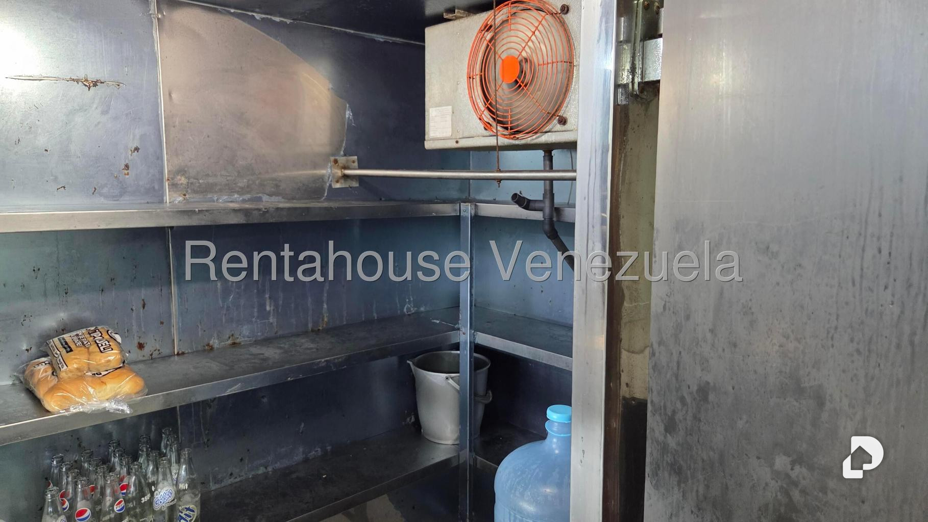 Local comercial en Parroquia La Candelaria, Caracas – 4