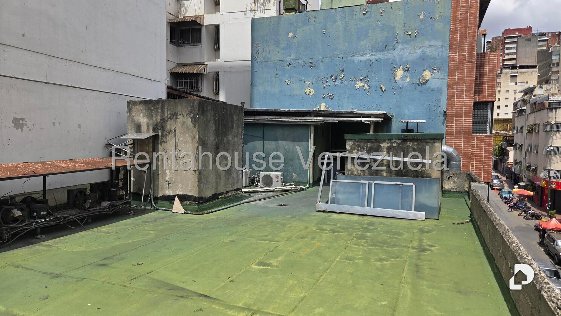 Local comercial en Parroquia La Candelaria, Caracas – 11