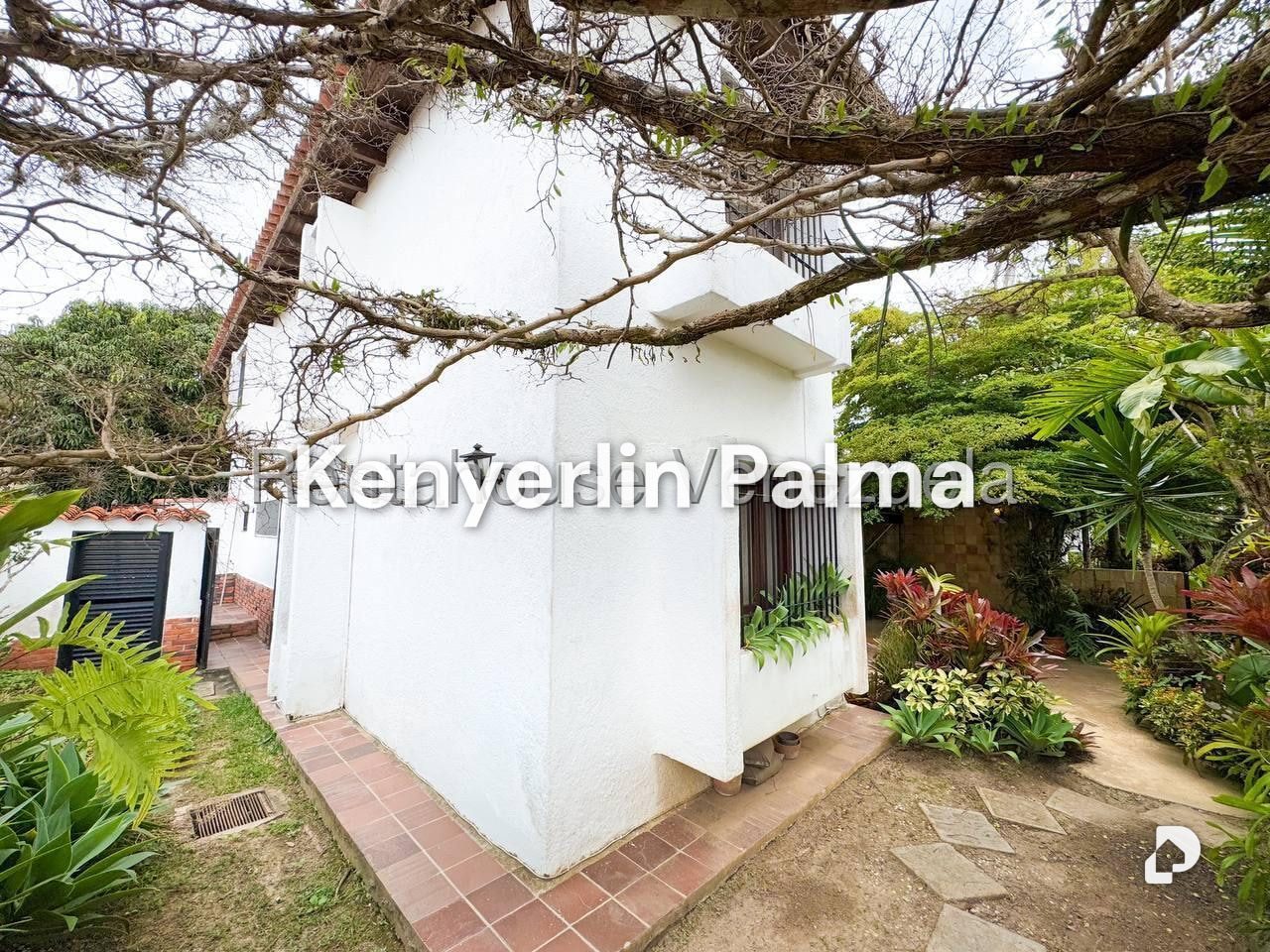Casa en Lomas de La Lagunita, Caracas – 19