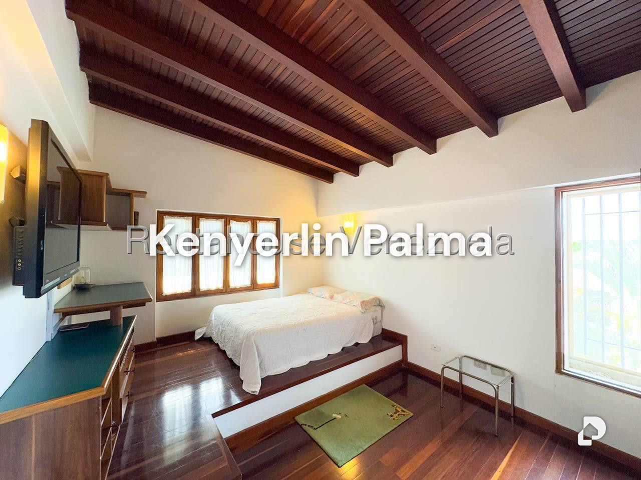 Casa en Lomas de La Lagunita, Caracas – 27