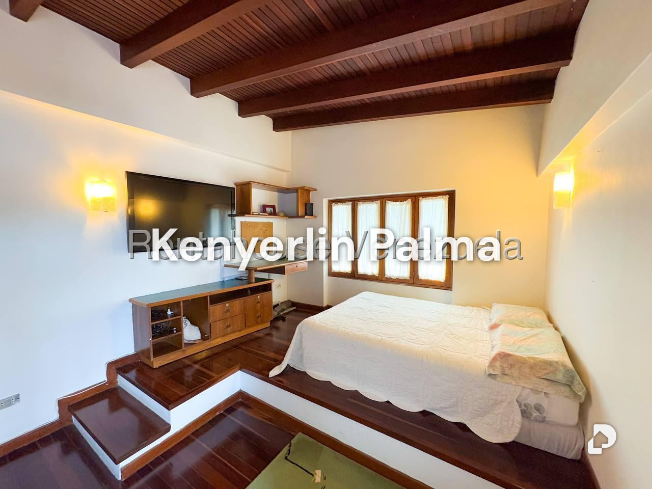 Casa en Lomas de La Lagunita, Caracas – 28