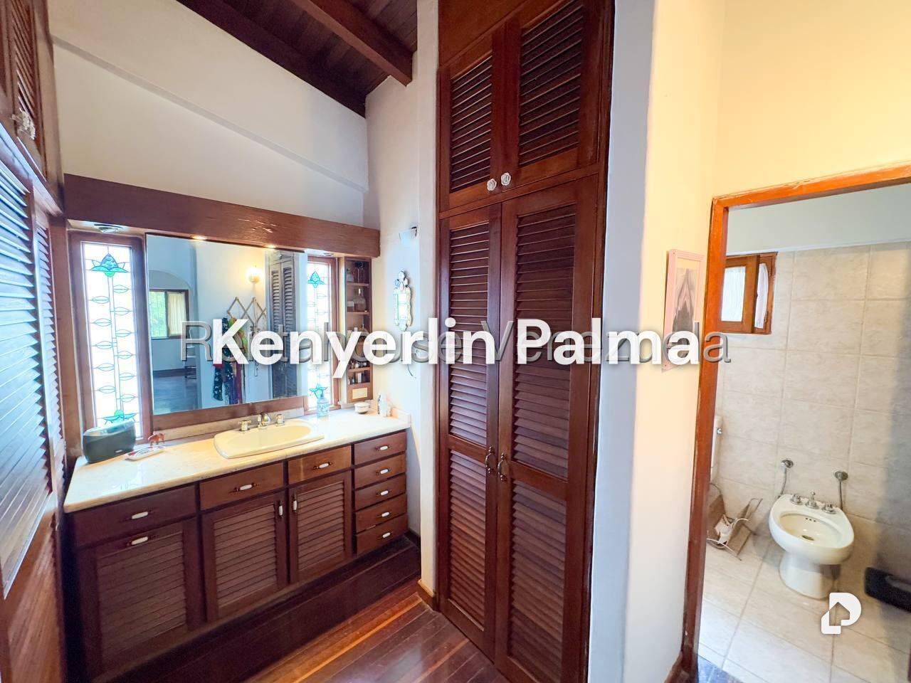 Casa en Lomas de La Lagunita, Caracas – 26