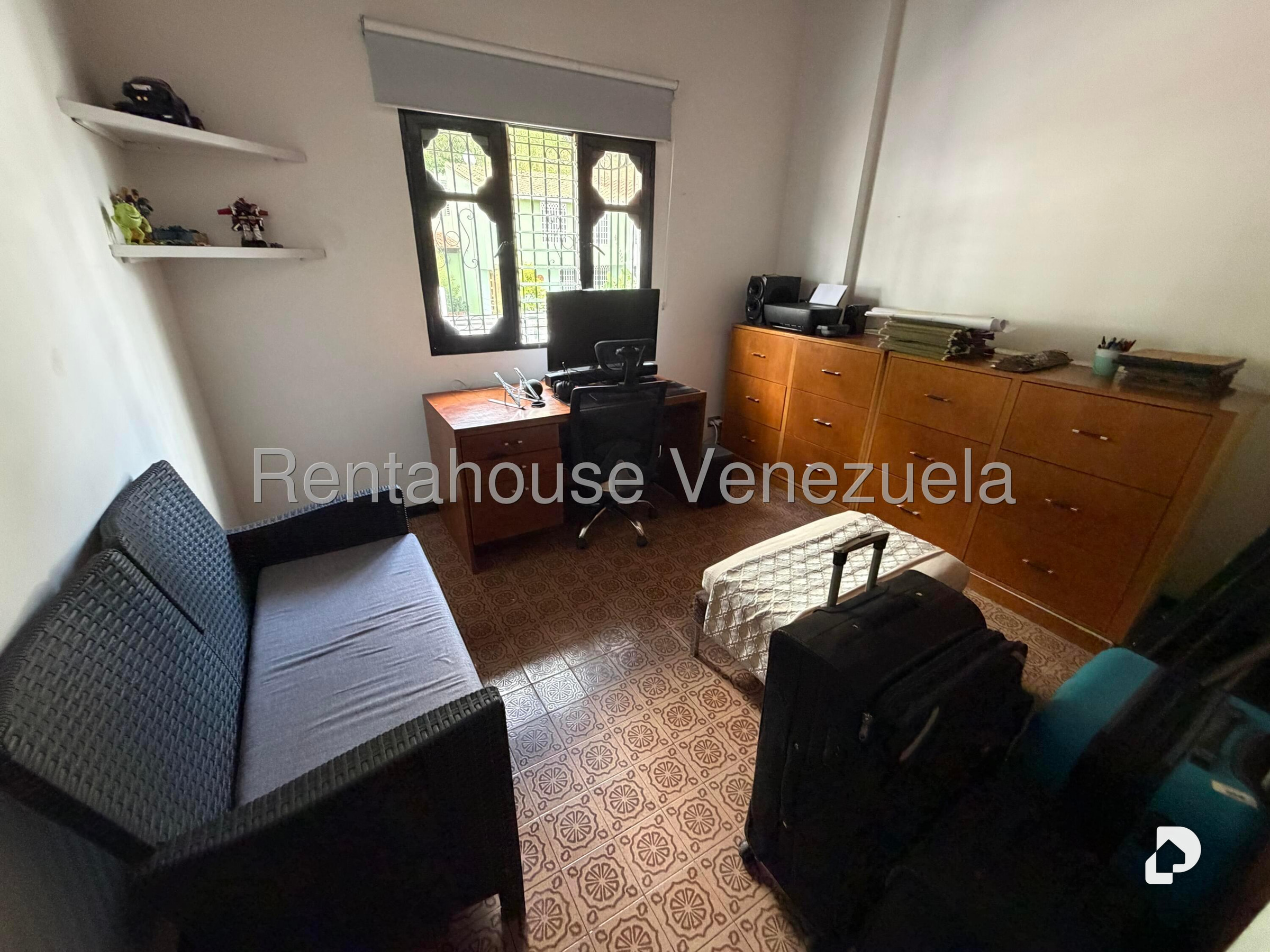 Casa en Alto Prado, Caracas – 17
