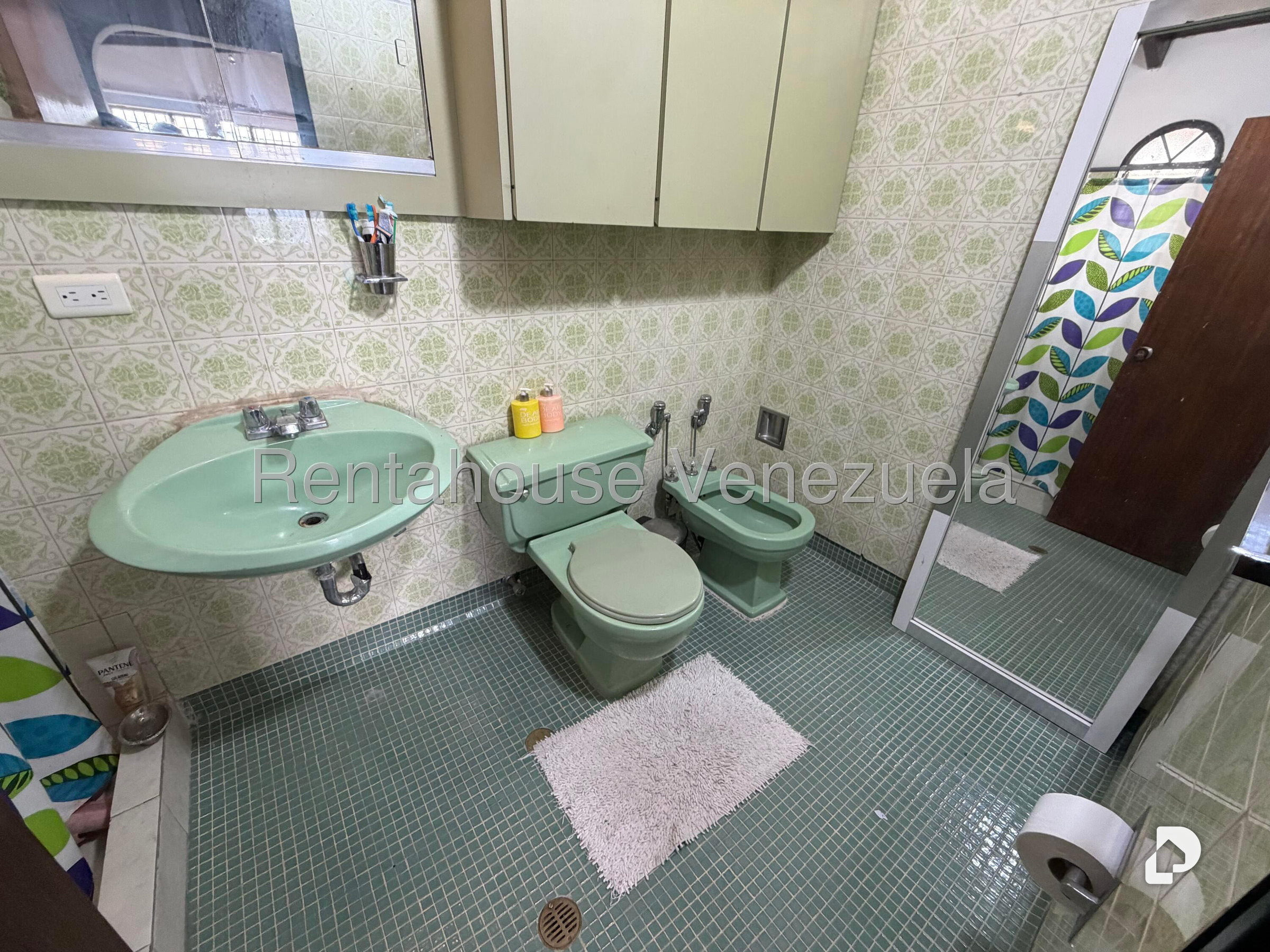 Casa en Alto Prado, Caracas – 12