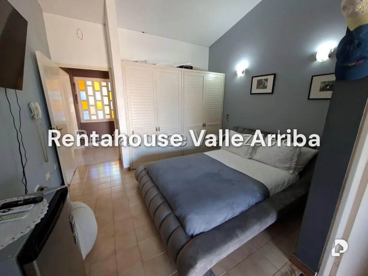 Casa en Cerro Verde, Caracas – 26