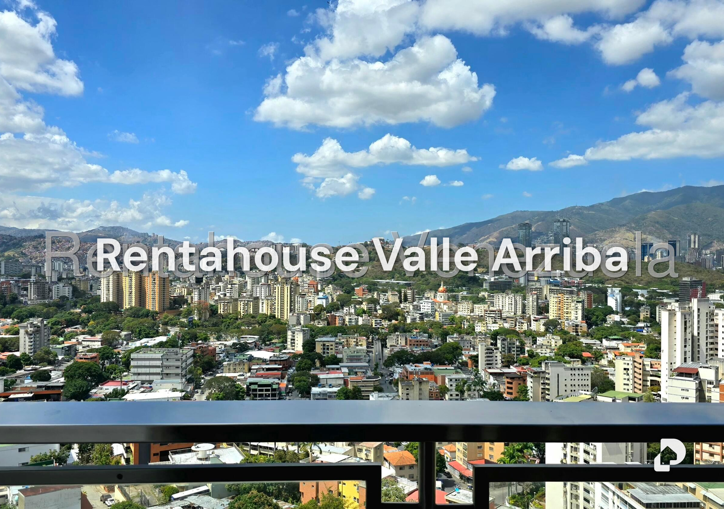 Casa en Colinas de Los Chaguaramos, Caracas – 12