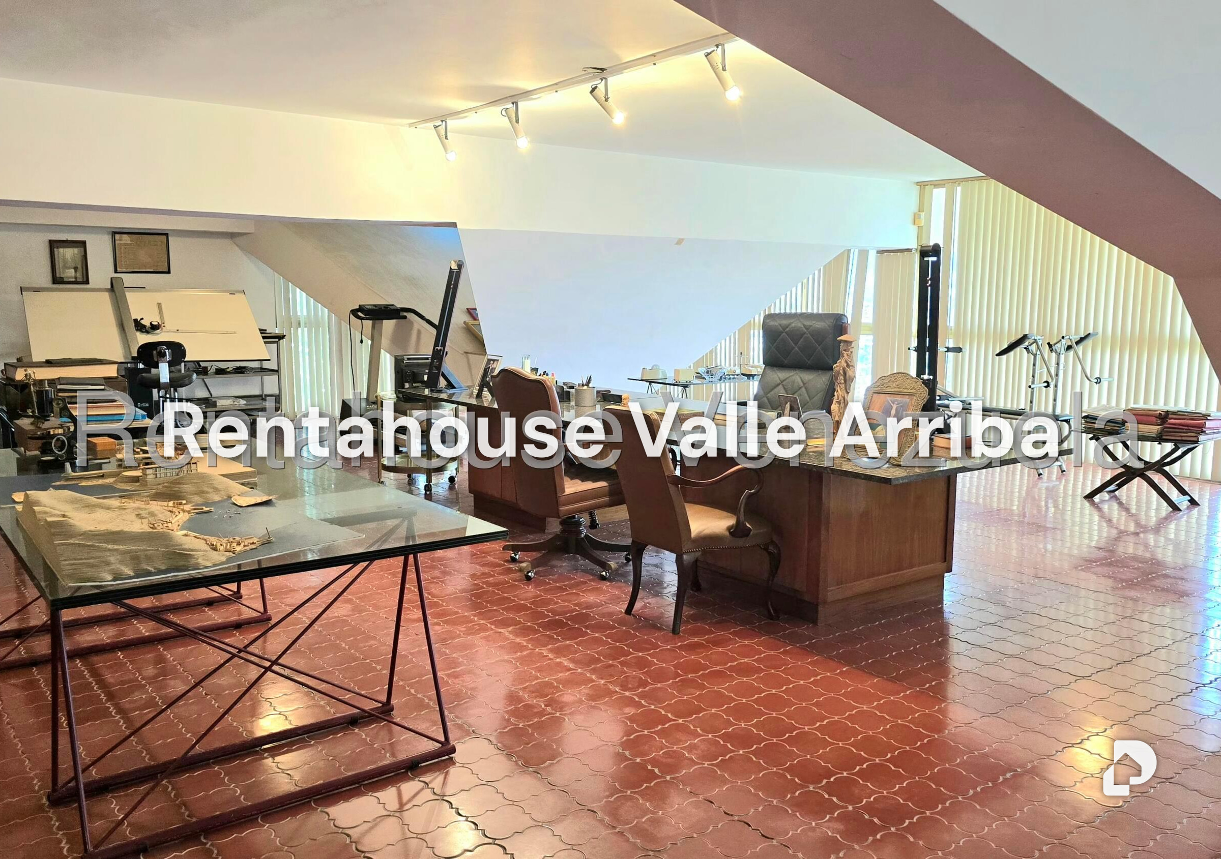 House in Colinas de Los Chaguaramos, Caracas – 23