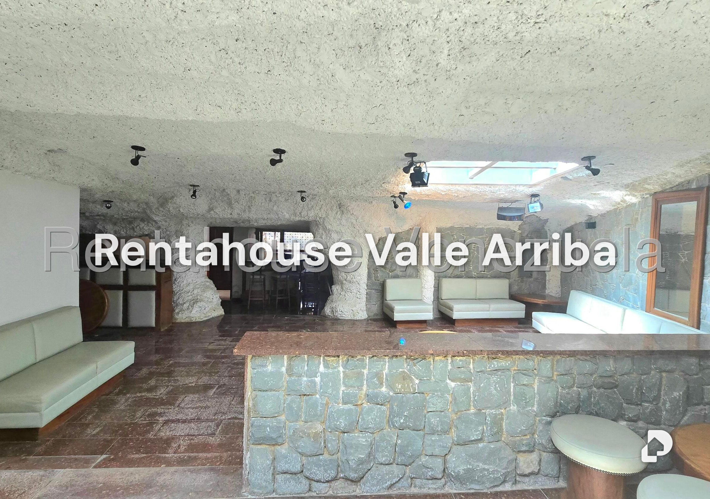 Casa en Colinas de Los Chaguaramos, Caracas – 28