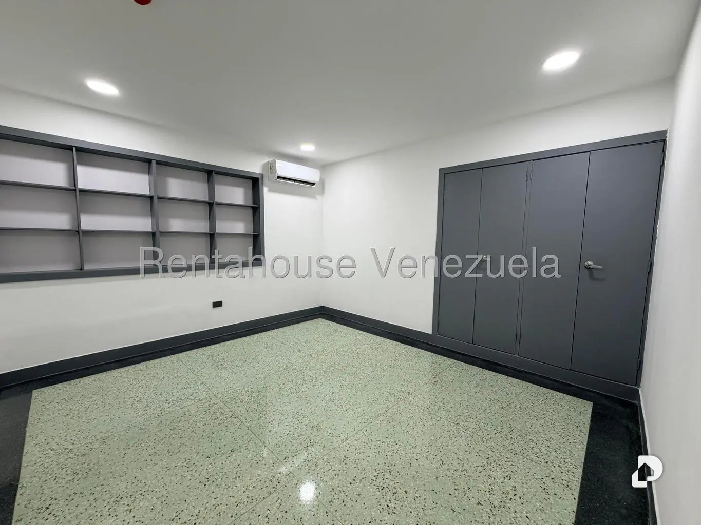 Casa en San Román, Caracas – 29