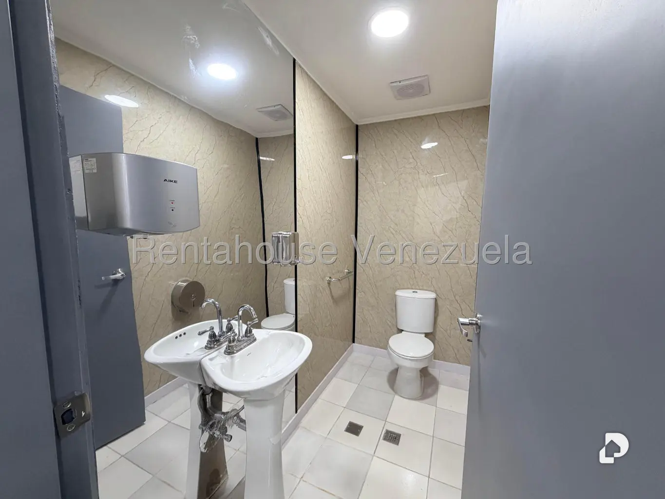 Casa en San Román, Caracas – 25