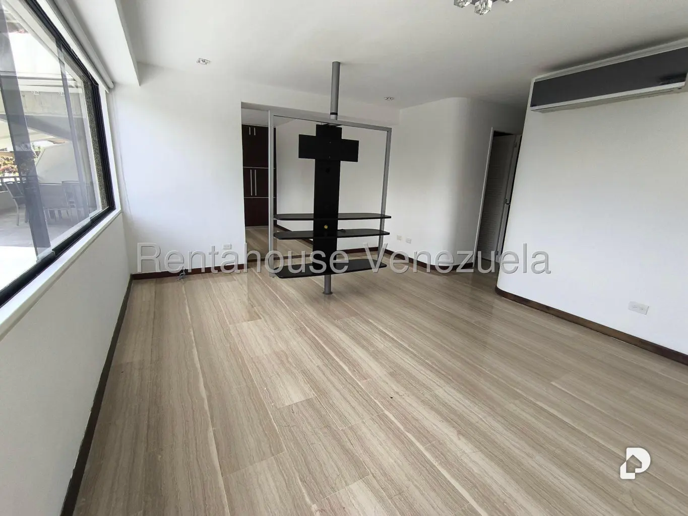 Apartamento en Lomas de La Lagunita, Caracas – 28