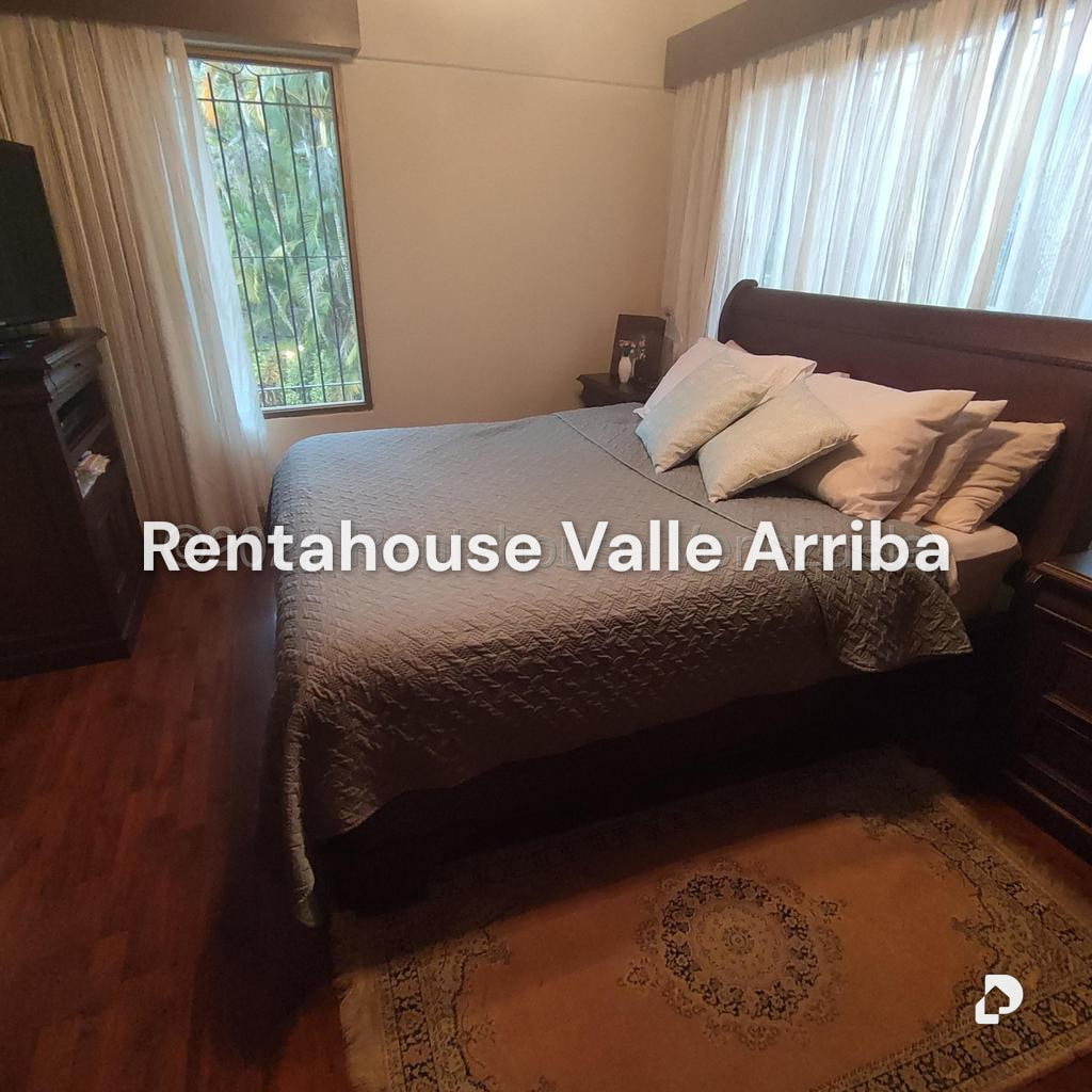 Casa en El Hatillo, Caracas – 28