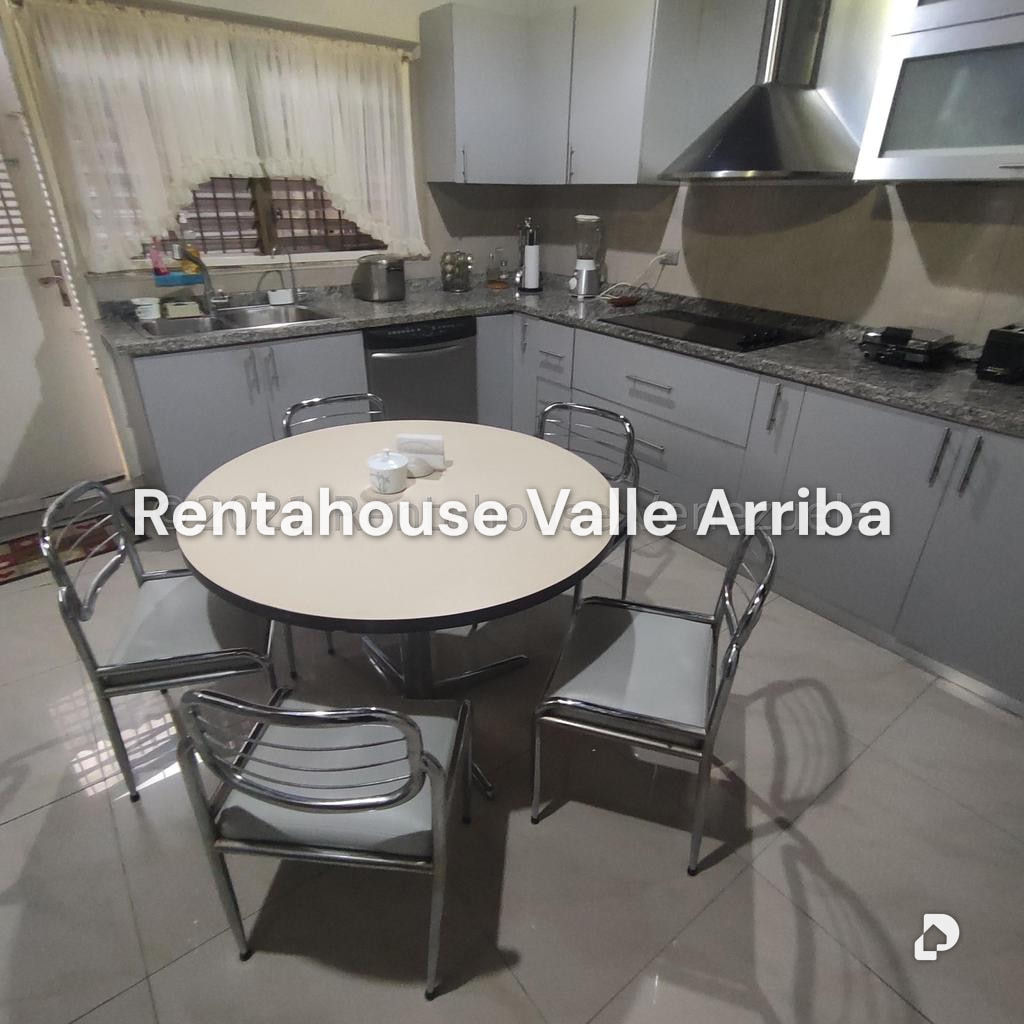 Casa en El Hatillo, Caracas – 24