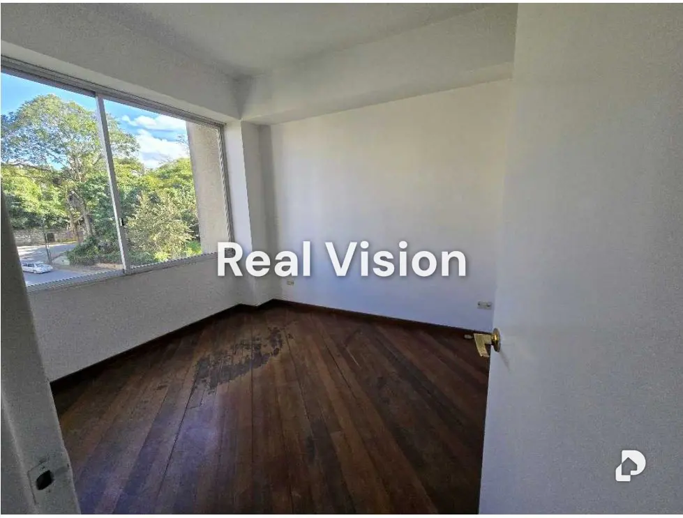 Apartamento en Urb. Miranda, Caracas – 11