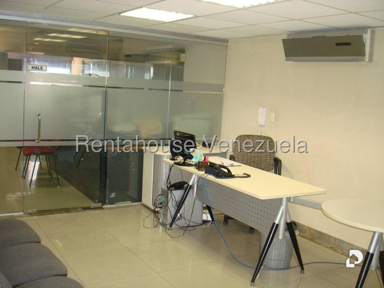 Office in Los Cortijos de Lourdes, Caracas – 2