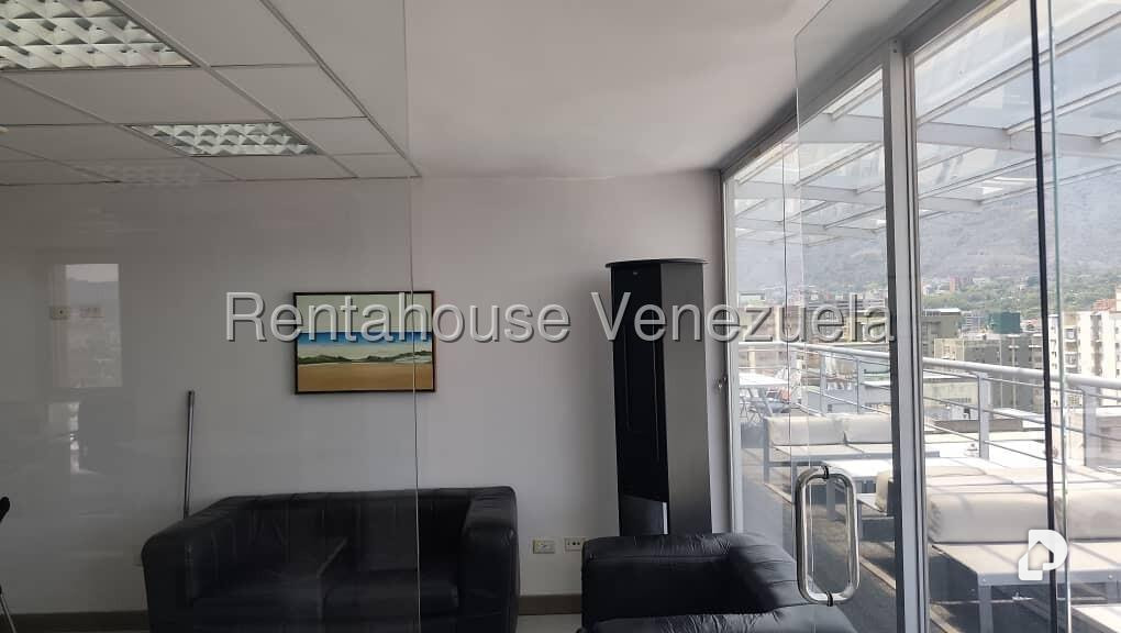 Office in Los Cortijos de Lourdes, Caracas – 13