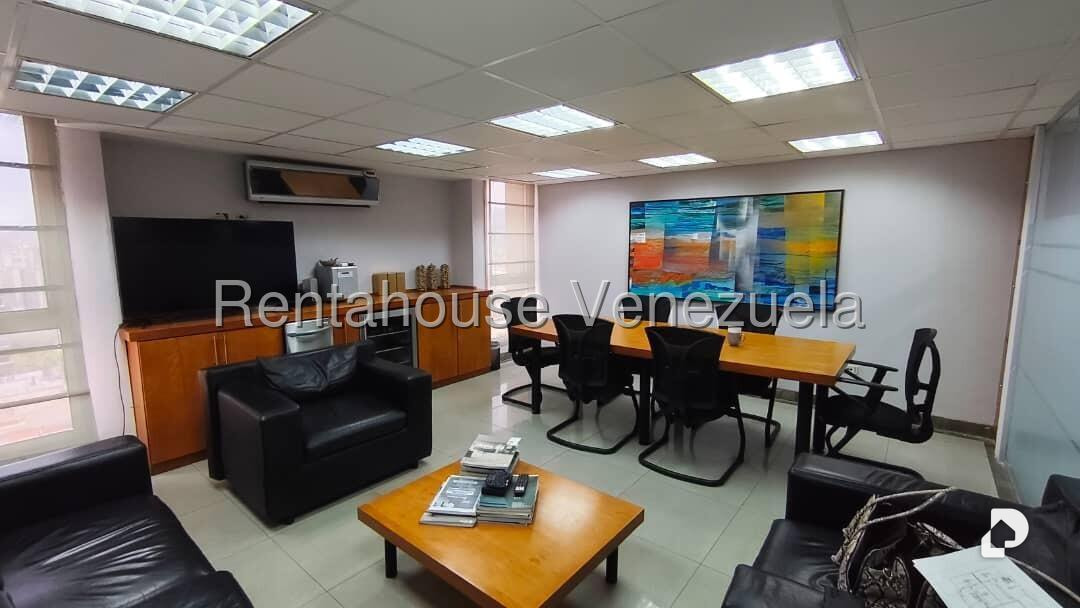 Office in Los Cortijos de Lourdes, Caracas – 16