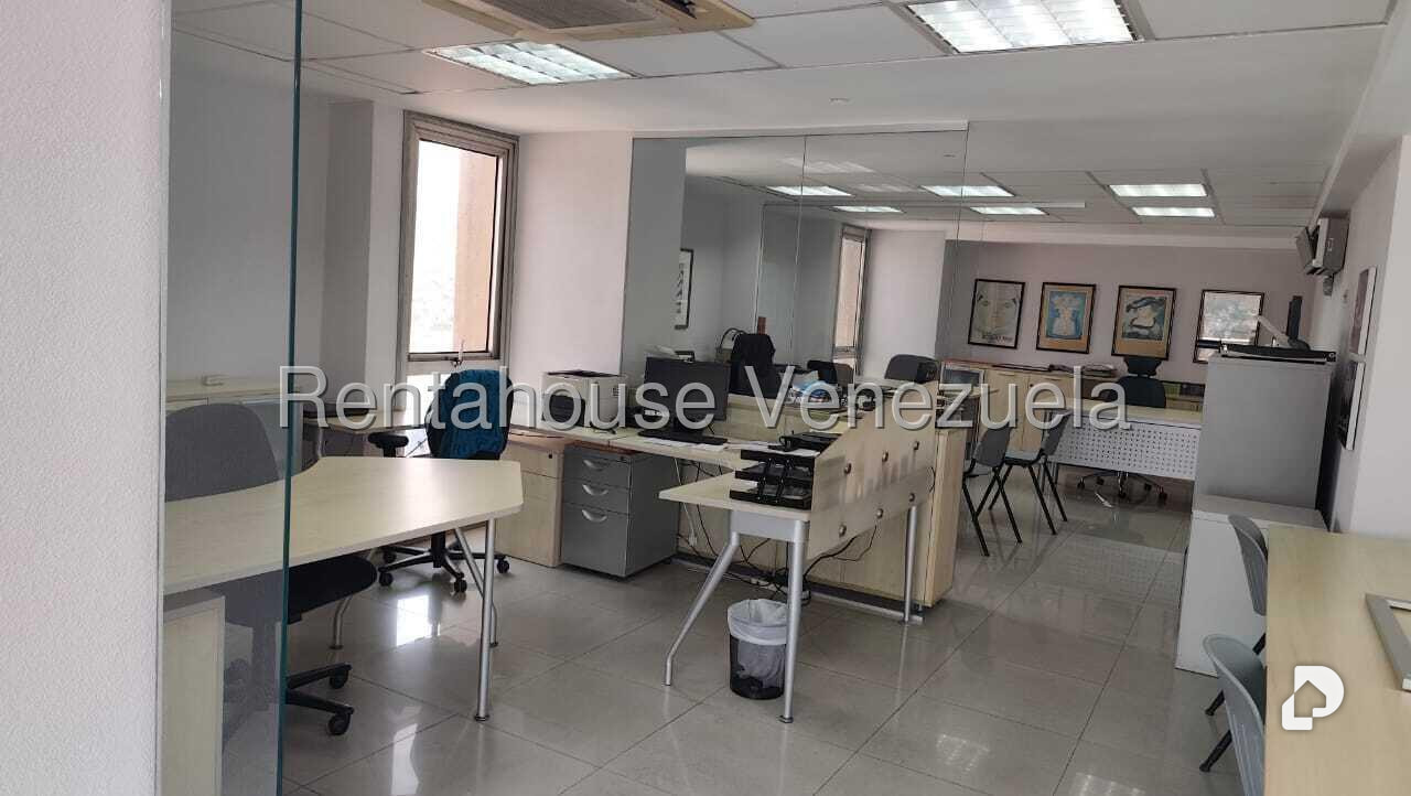 Office in Los Cortijos de Lourdes, Caracas – 3
