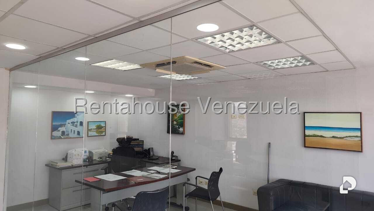 Office in Los Cortijos de Lourdes, Caracas – 5