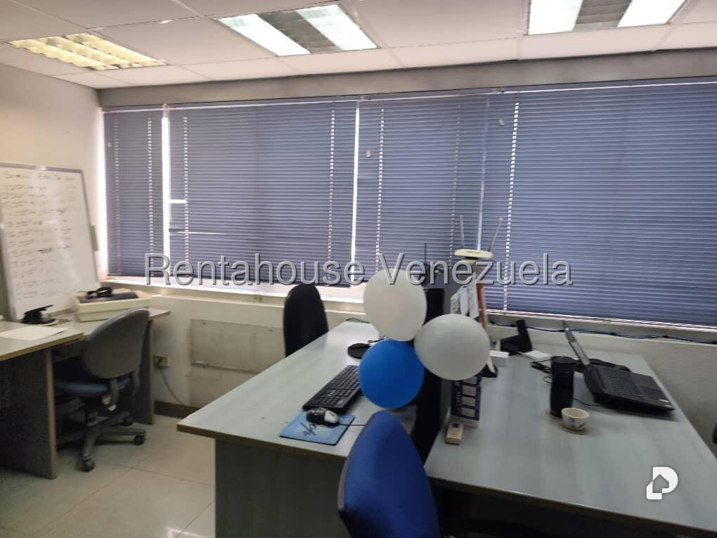 Office in Los Cortijos de Lourdes, Caracas – 7