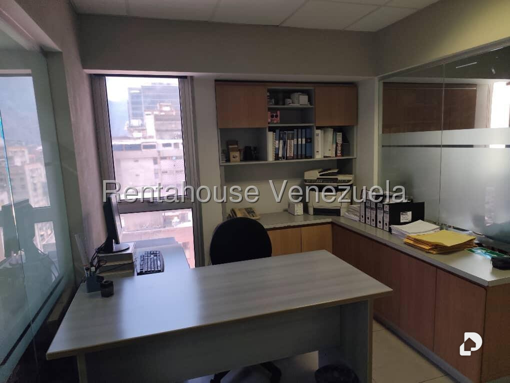 Office in Los Cortijos de Lourdes, Caracas – 6