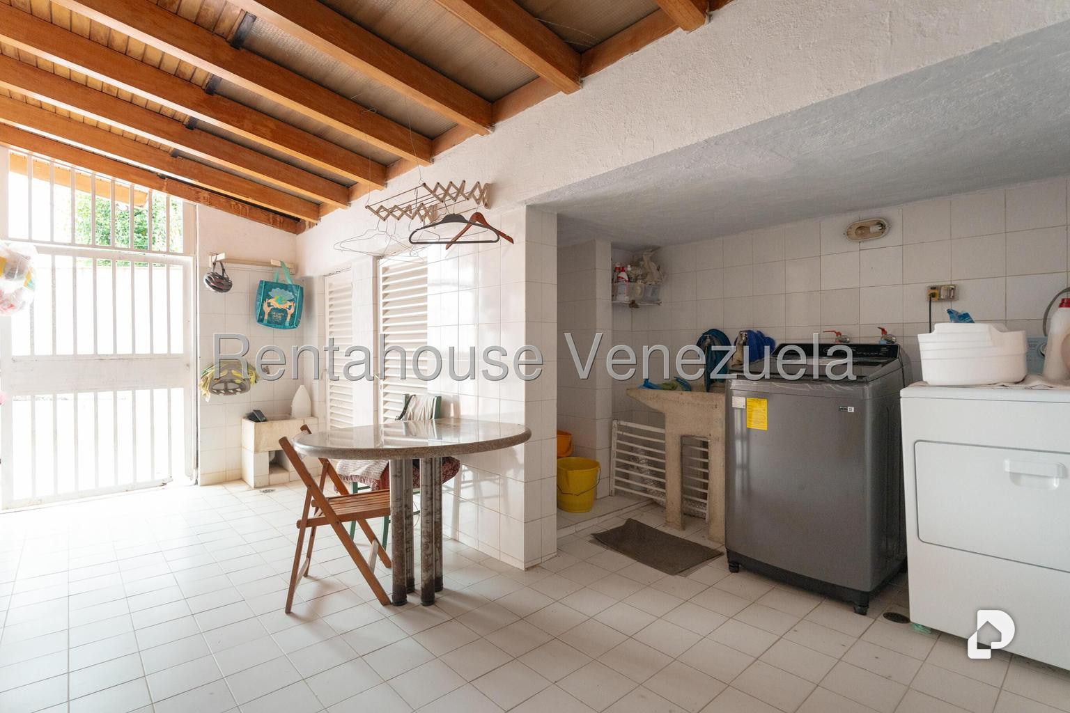 House in Oripoto, Caracas – 25