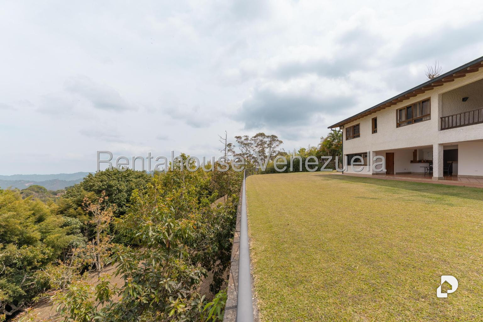 House in Oripoto, Caracas – 4