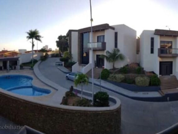 Townhouse en Playa el ángel, Pampatar - 1