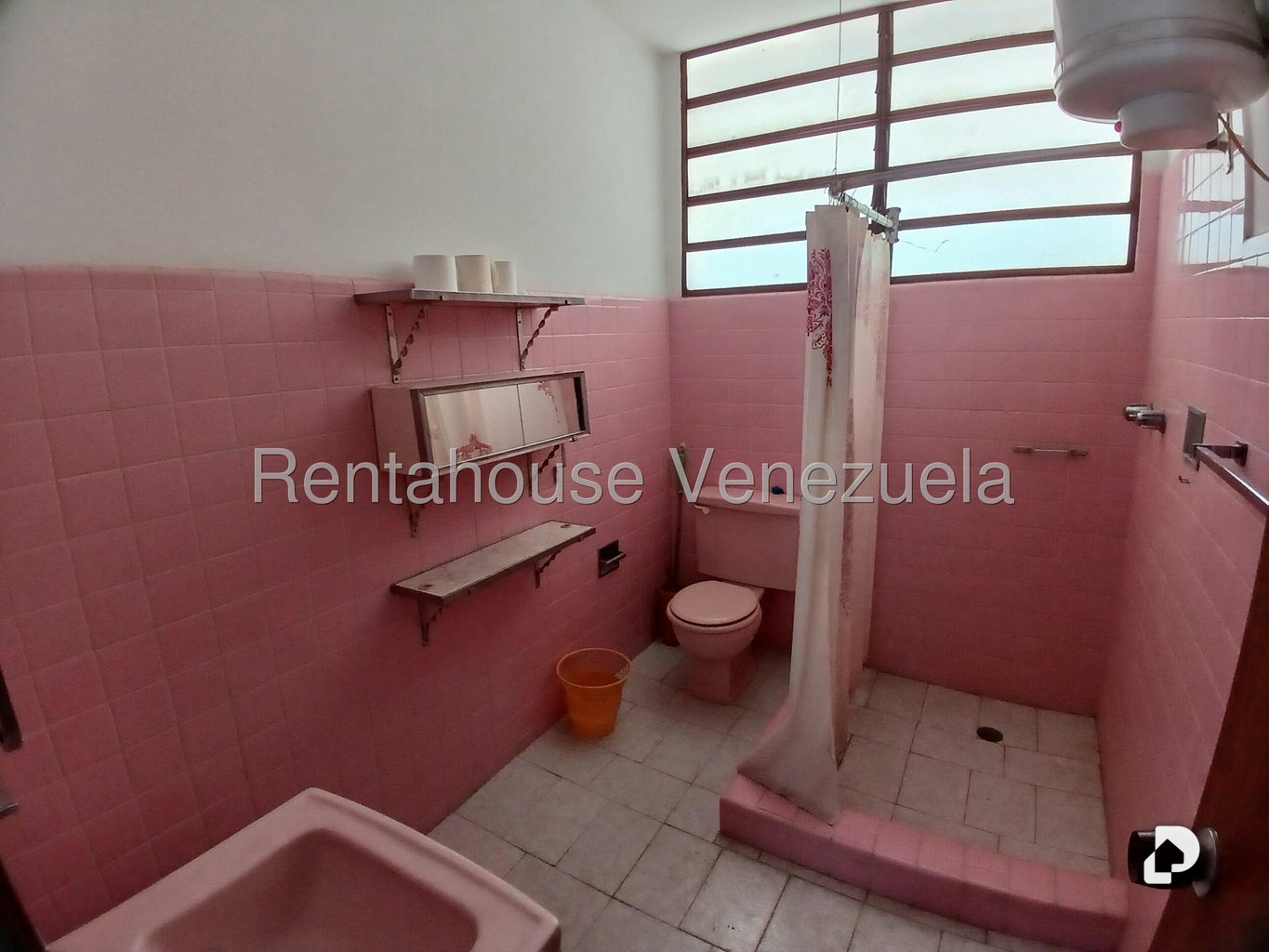 Casa en El Llanito, Caracas – 30