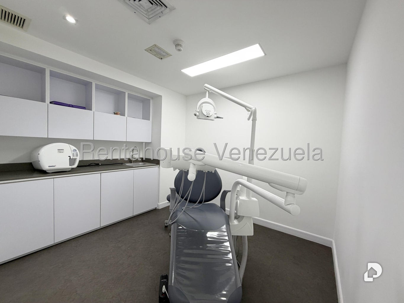 Oficina en Los Palos Grandes, Caracas – 2