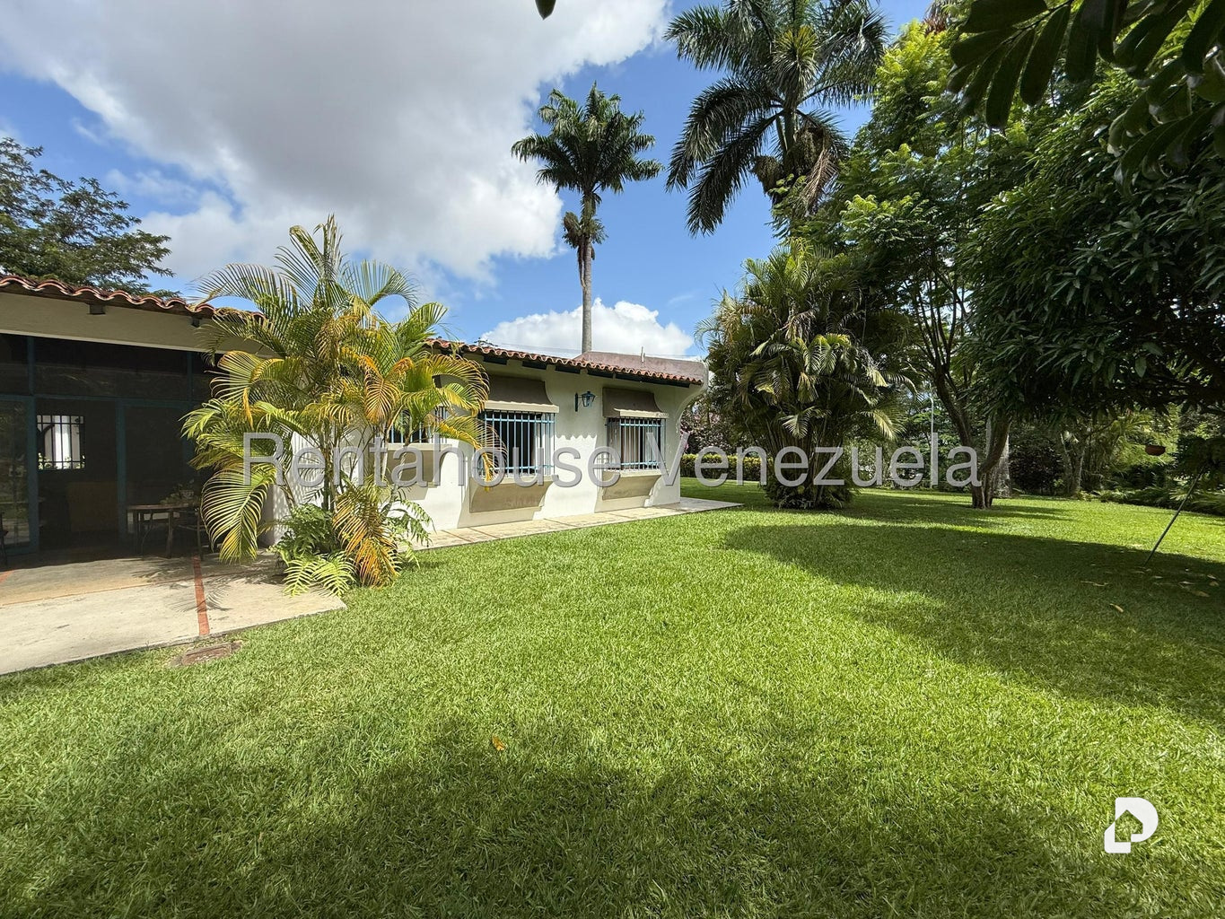 Casa en Cerro Verde, Caracas – 26