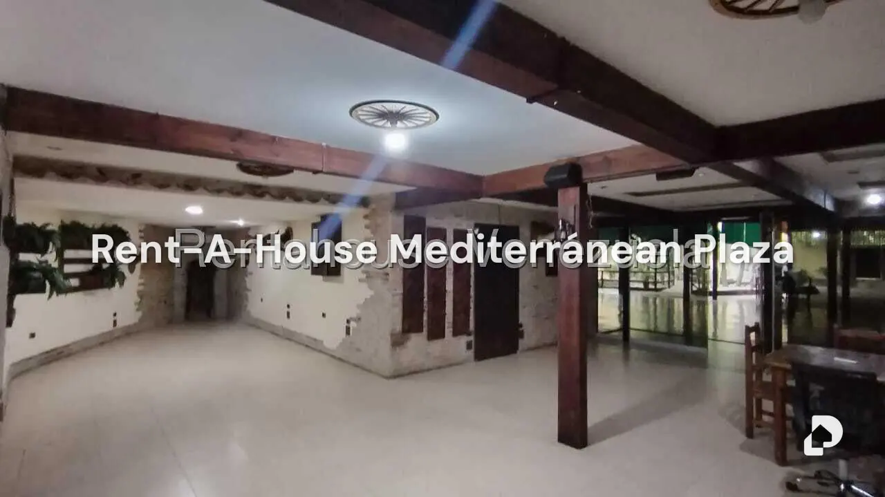 Local comercial en Parroquia Urbana San José, Valencia – 24