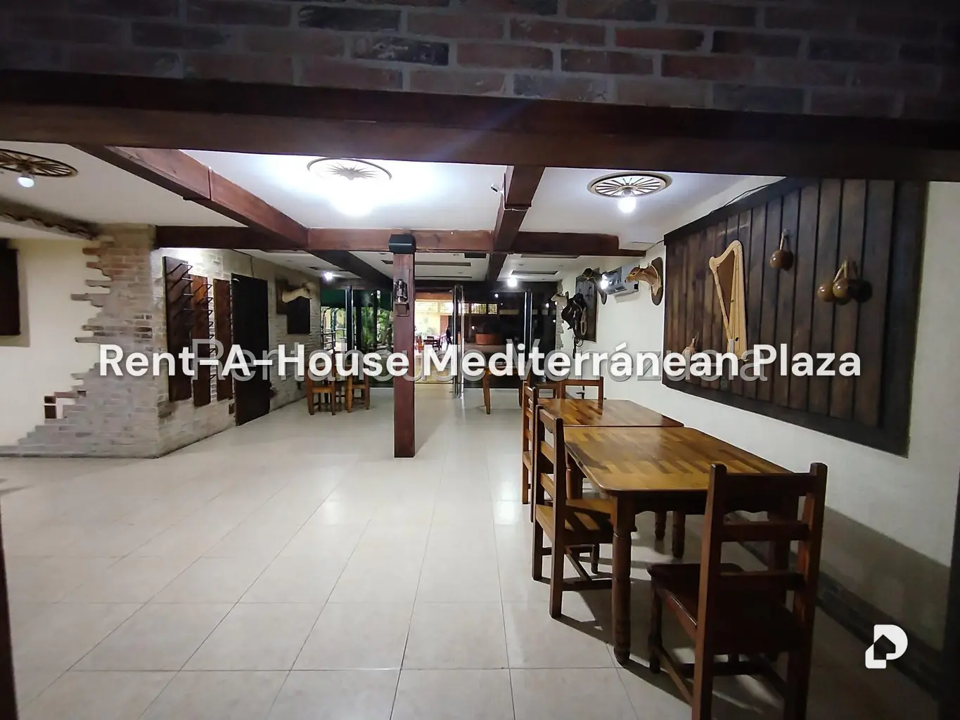 Local comercial en Parroquia Urbana San José, Valencia – 18