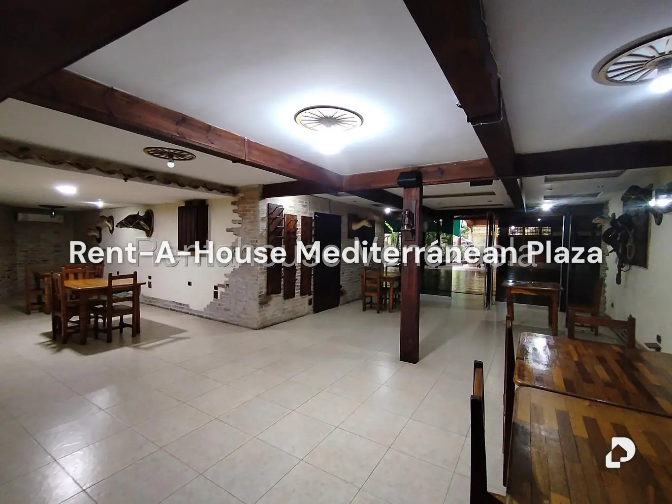Local comercial en Parroquia Urbana San José, Valencia – 20