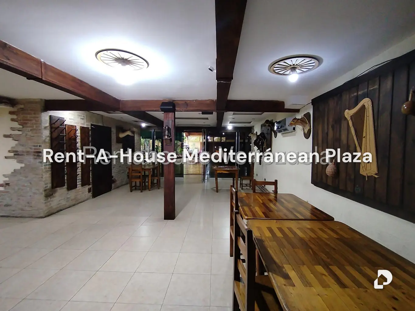 Local comercial en Parroquia Urbana San José, Valencia – 19