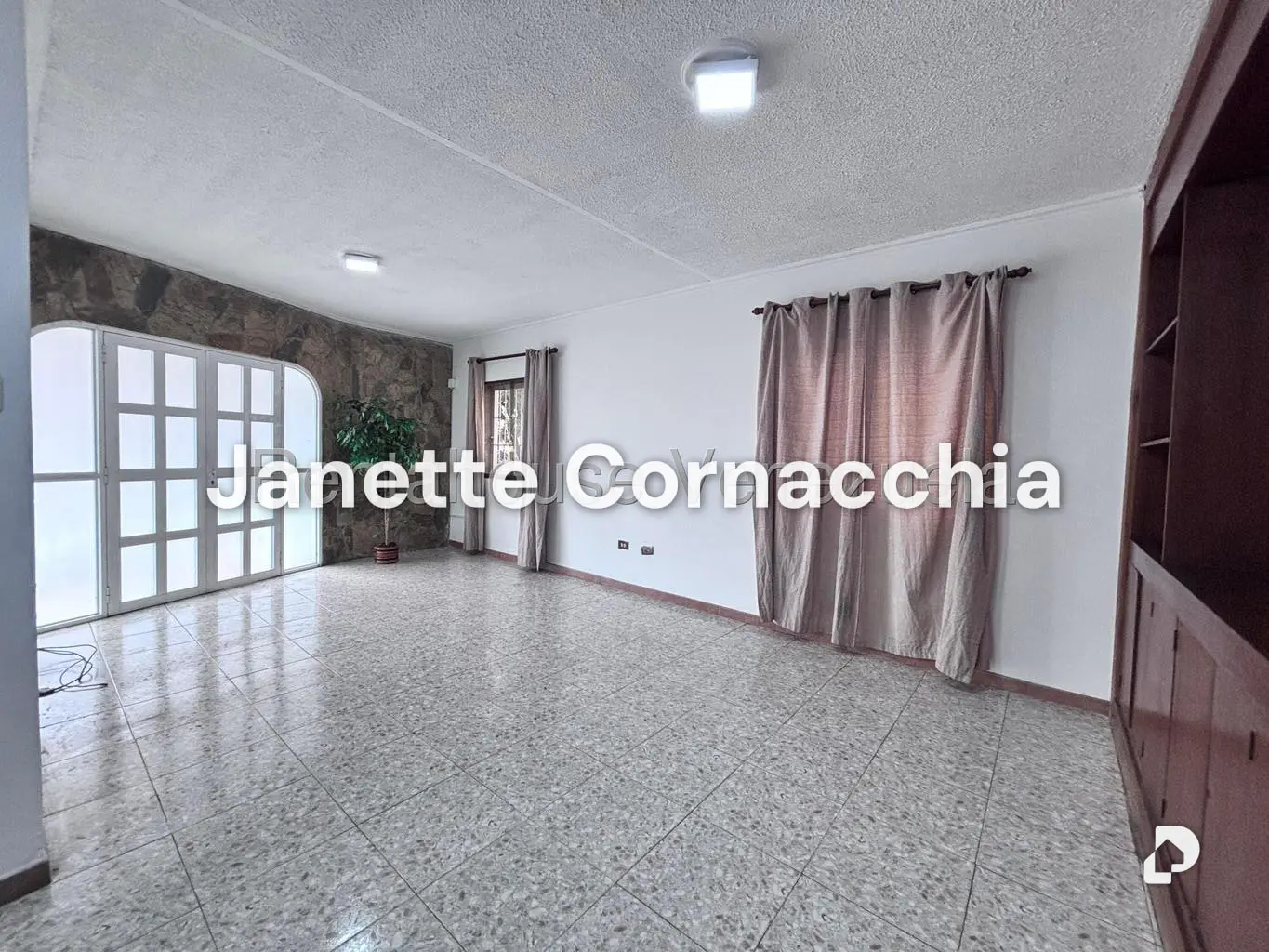 Local comercial en Colinas de Bello Monte, Caracas – 1