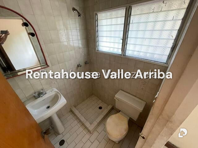 House in La Lagunita Country Club, Caracas – 17