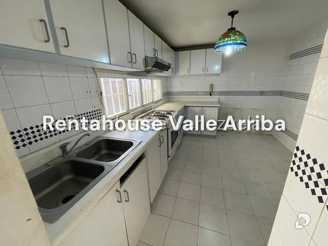 House in La Lagunita Country Club, Caracas – 13
