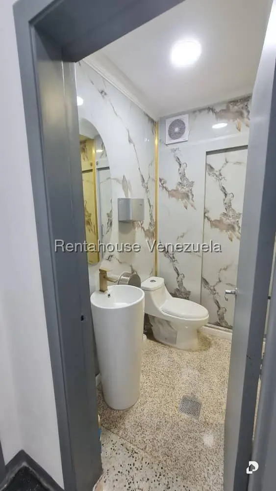 Casa en San Román, Caracas – 13
