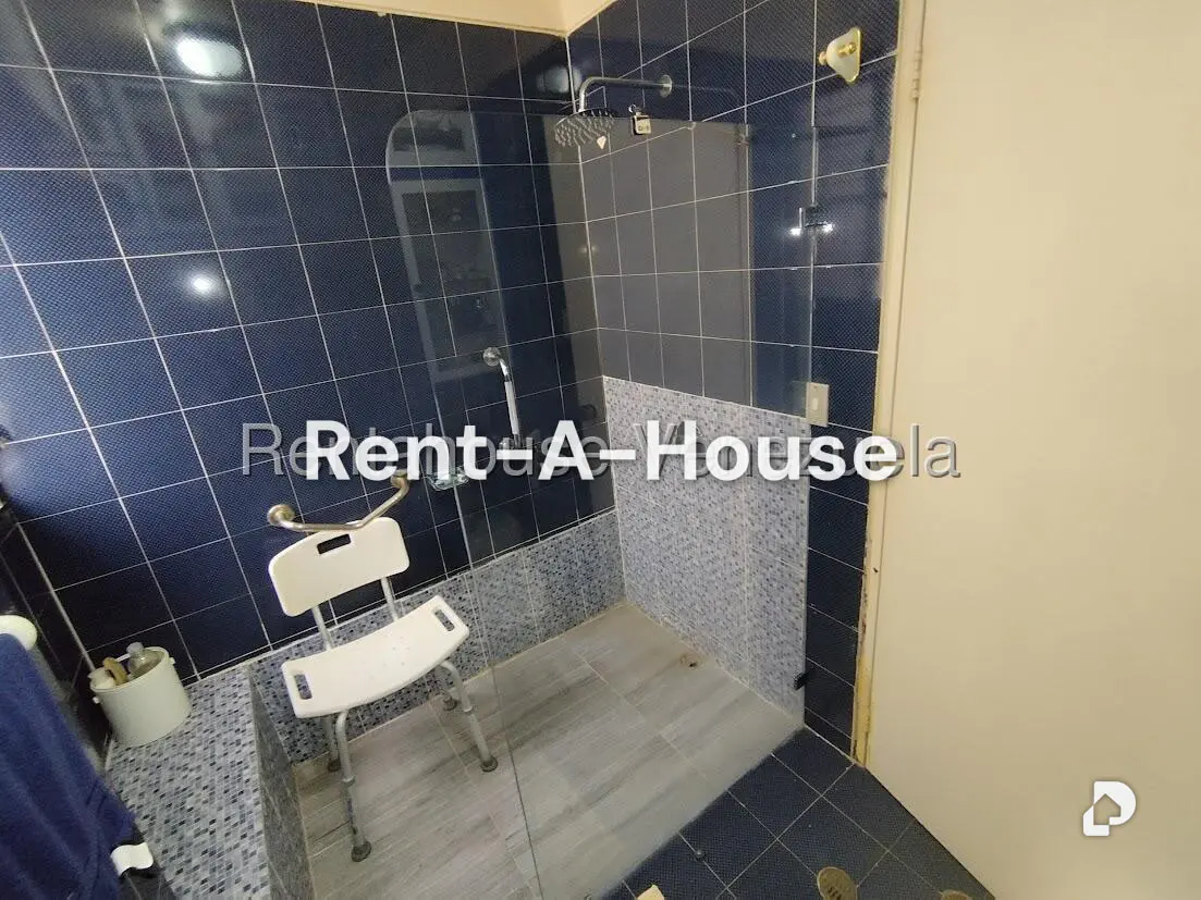 Apartamento en La Florida, Caracas – 16