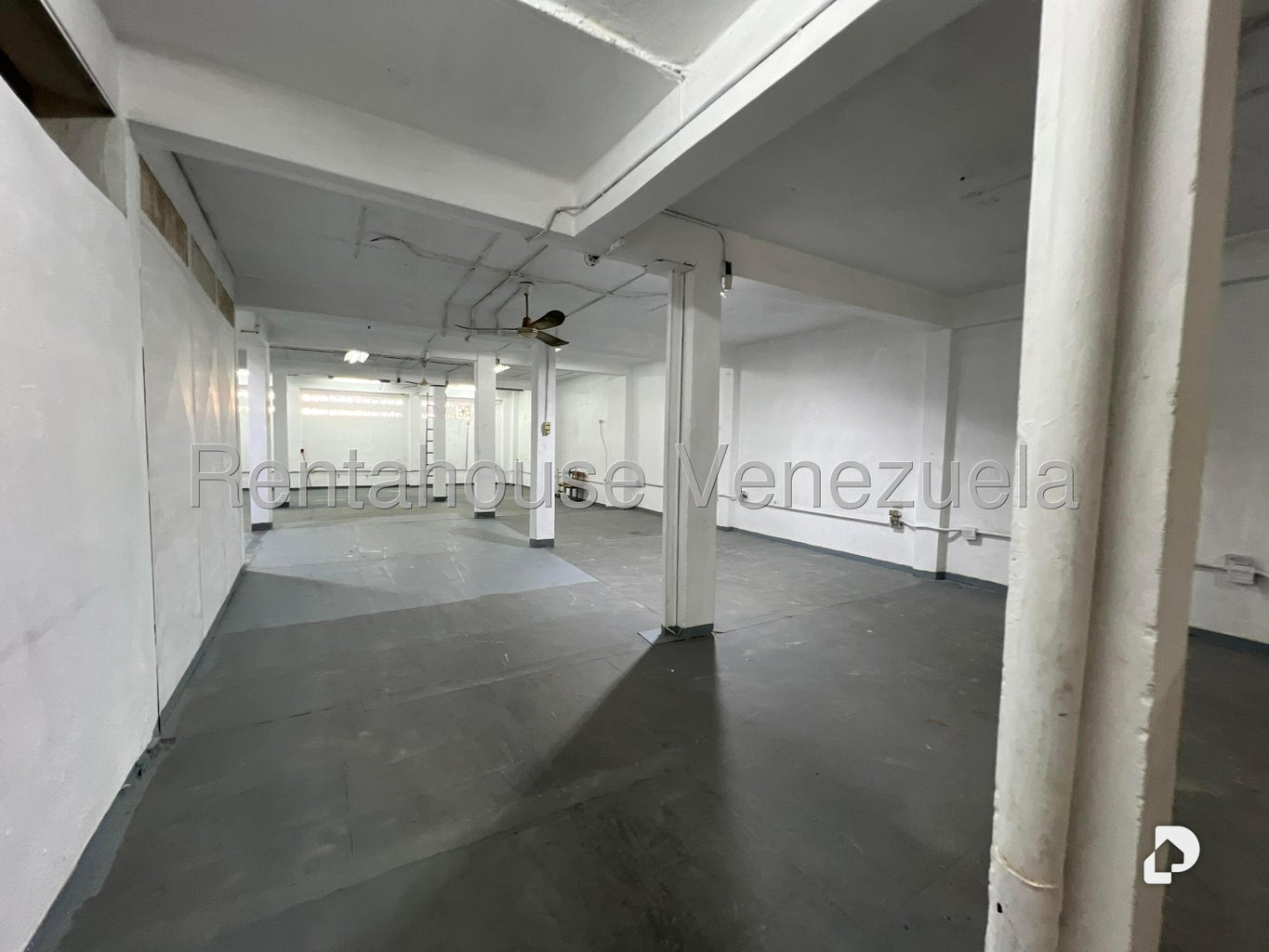 Local comercial en Catia, Caracas – 11