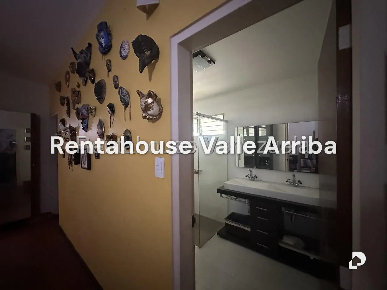 House in Colinas de Bello Monte, Caracas – 24