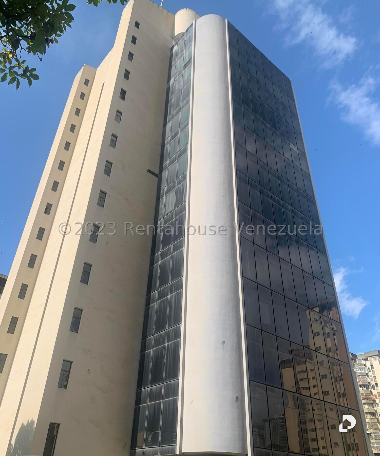 Oficina en La Urbina, Caracas – 1