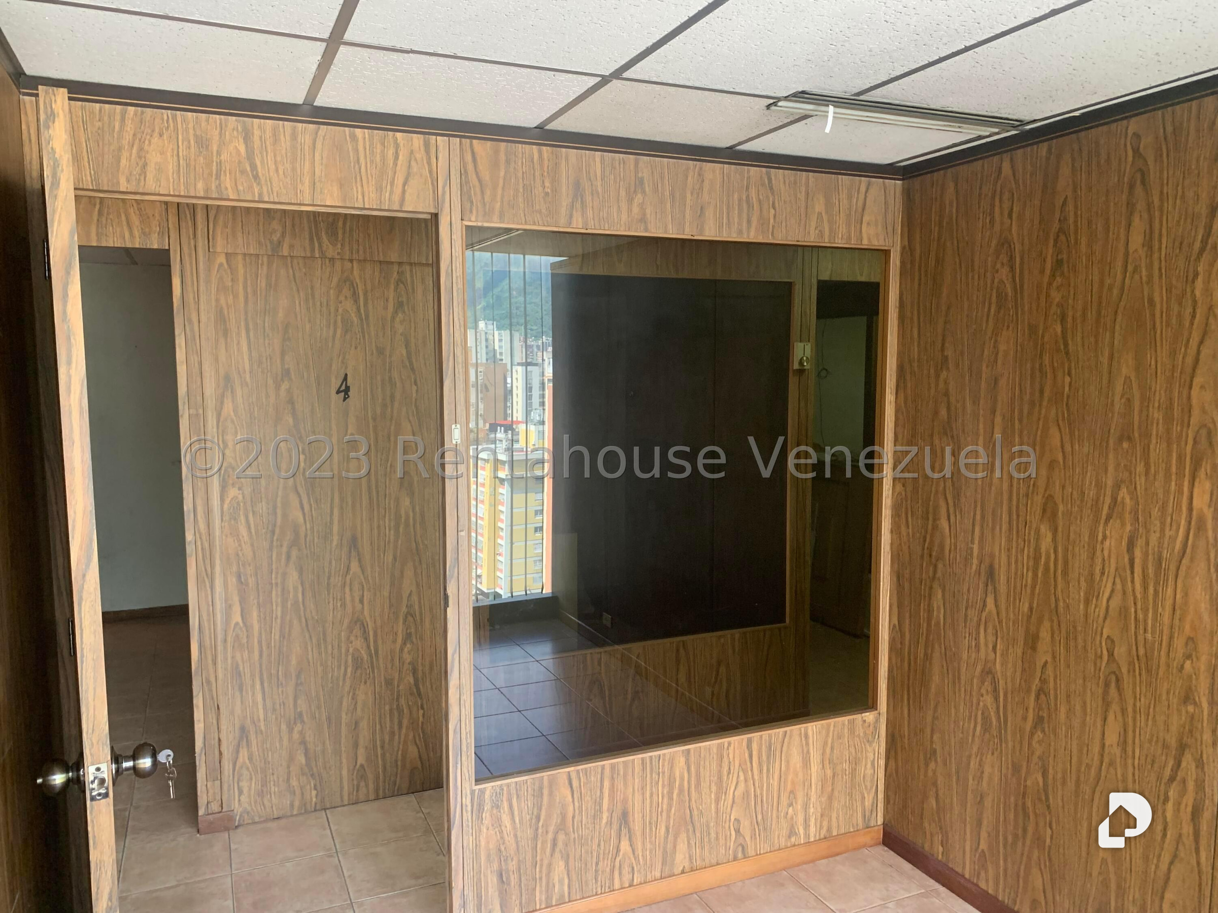 Oficina en La Urbina, Caracas – 6