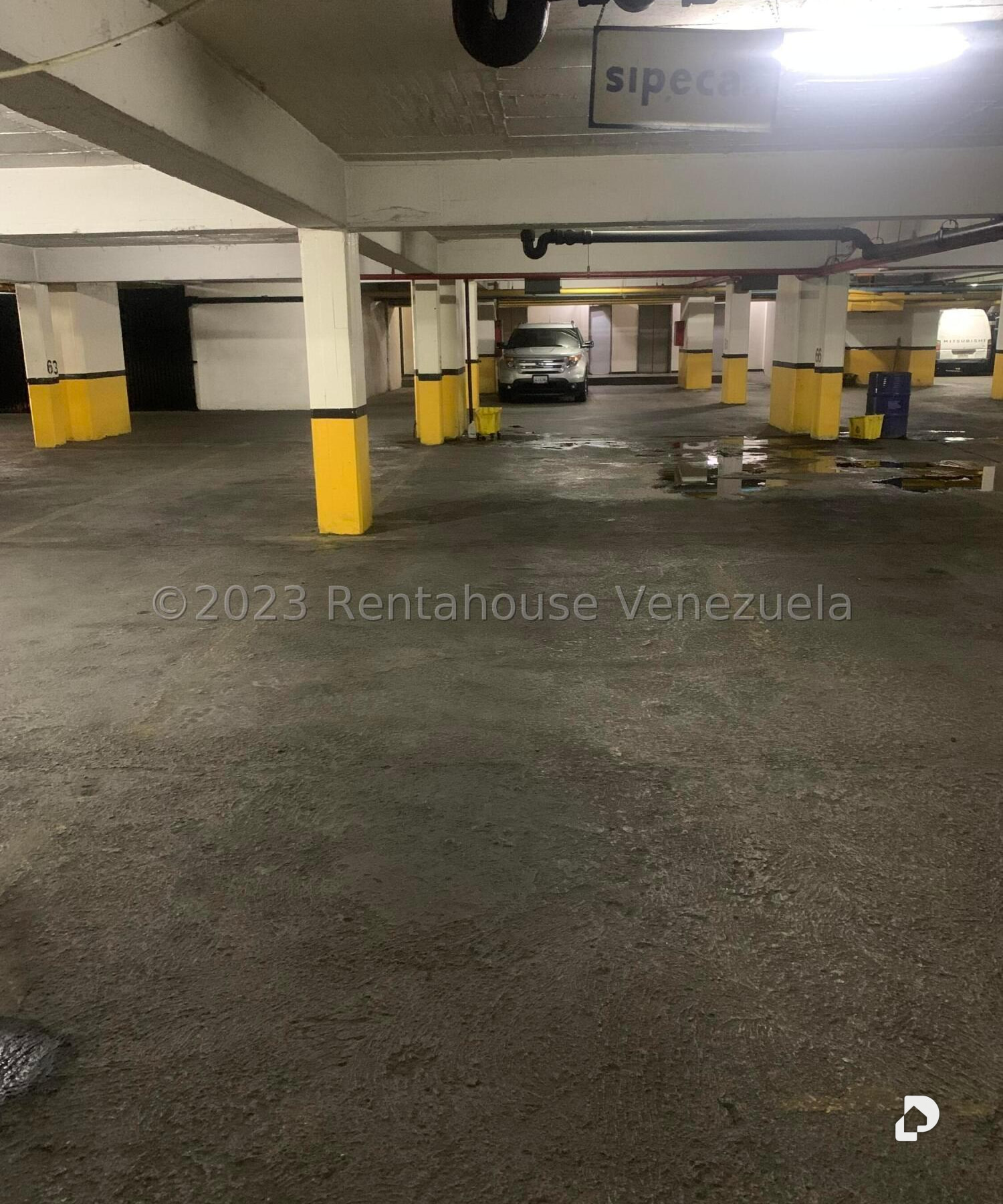 Oficina en La Urbina, Caracas – 11
