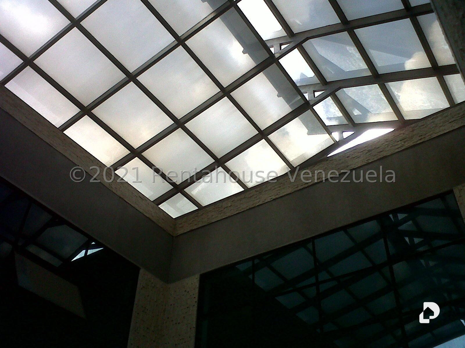 Edificio en Sabana Grande, Caracas – 15