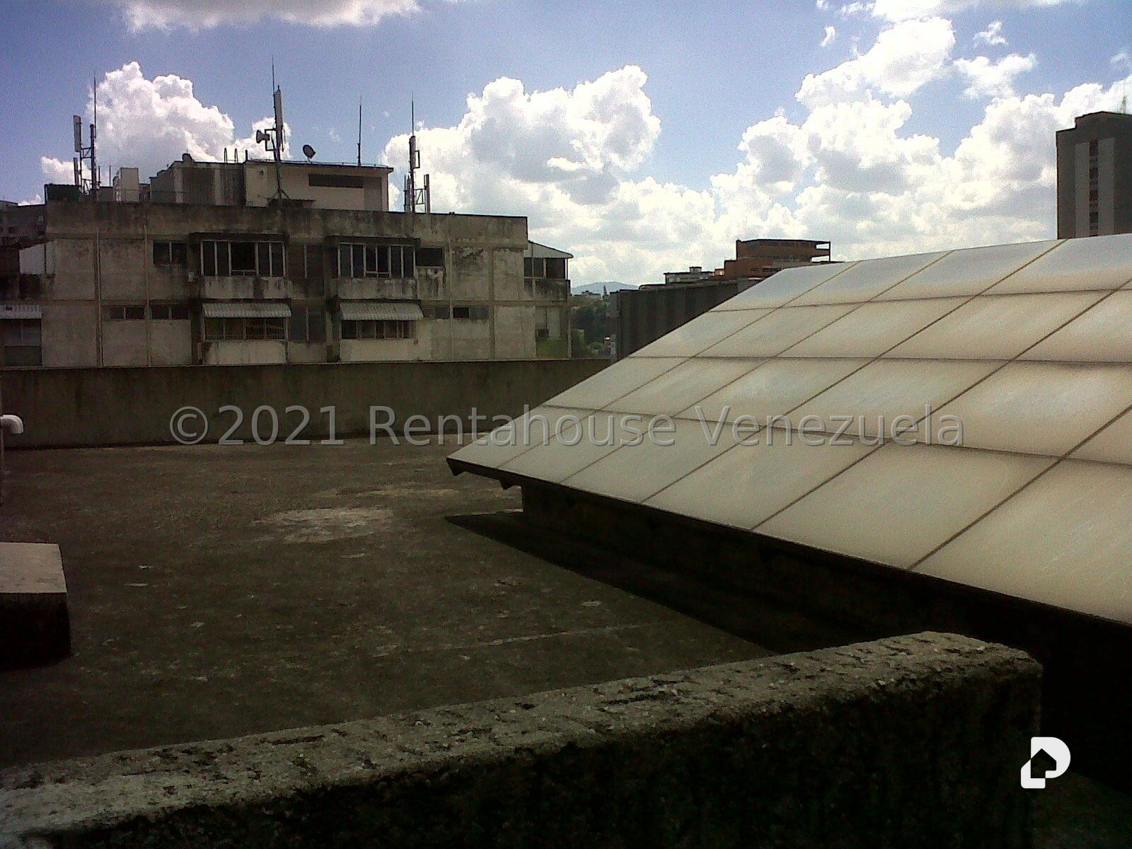Edificio en Sabana Grande, Caracas – 17