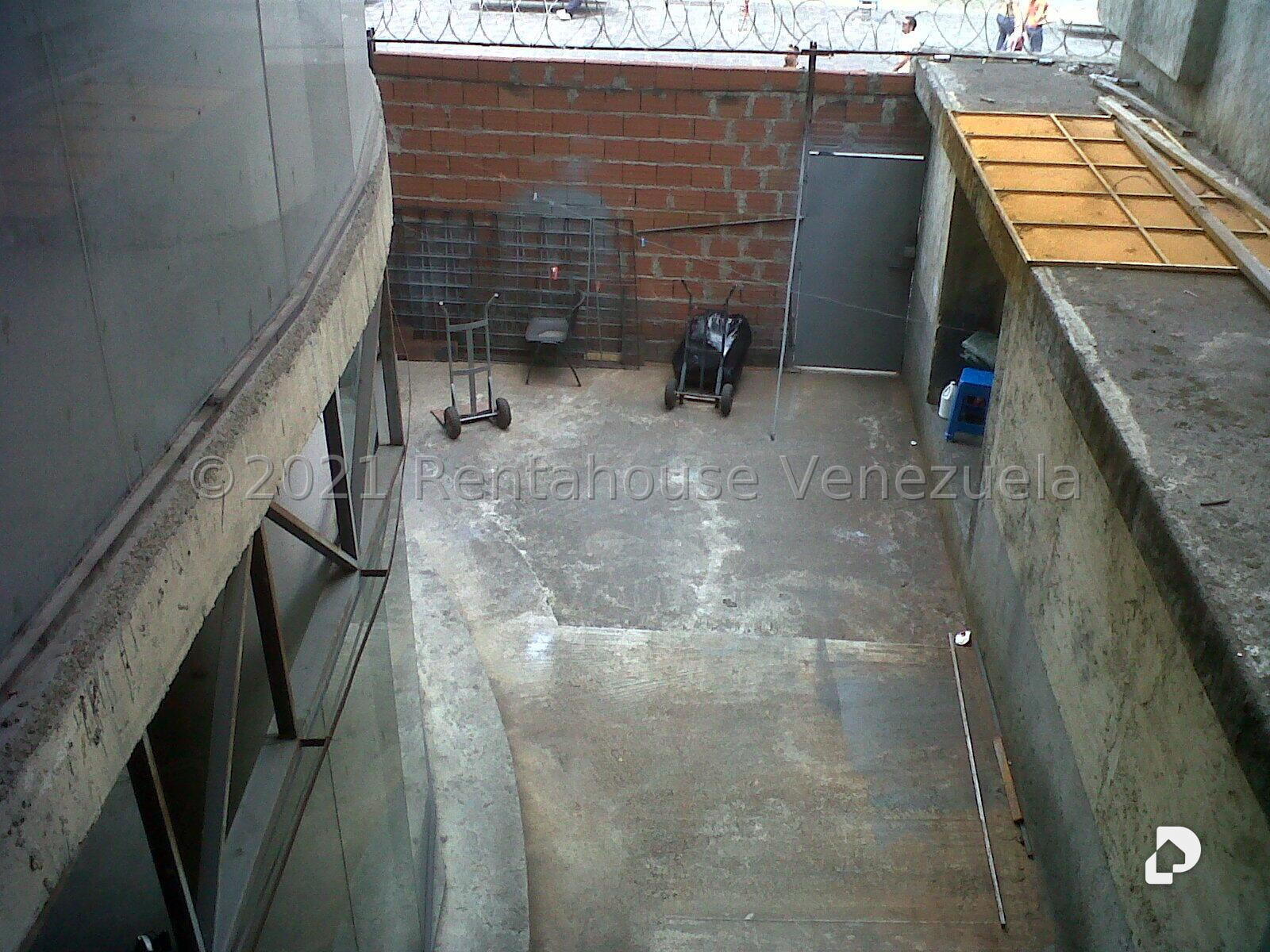 Edificio en Sabana Grande, Caracas – 16