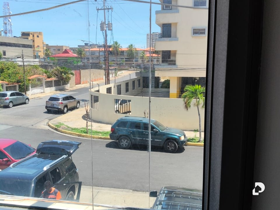 Oficina en Urbanización El Penonal, Lechería – 24