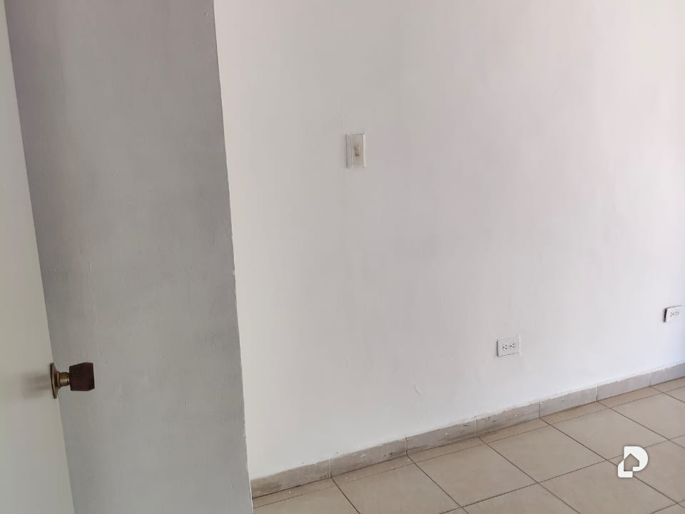 Oficina en Urbanización El Penonal, Lechería – 26
